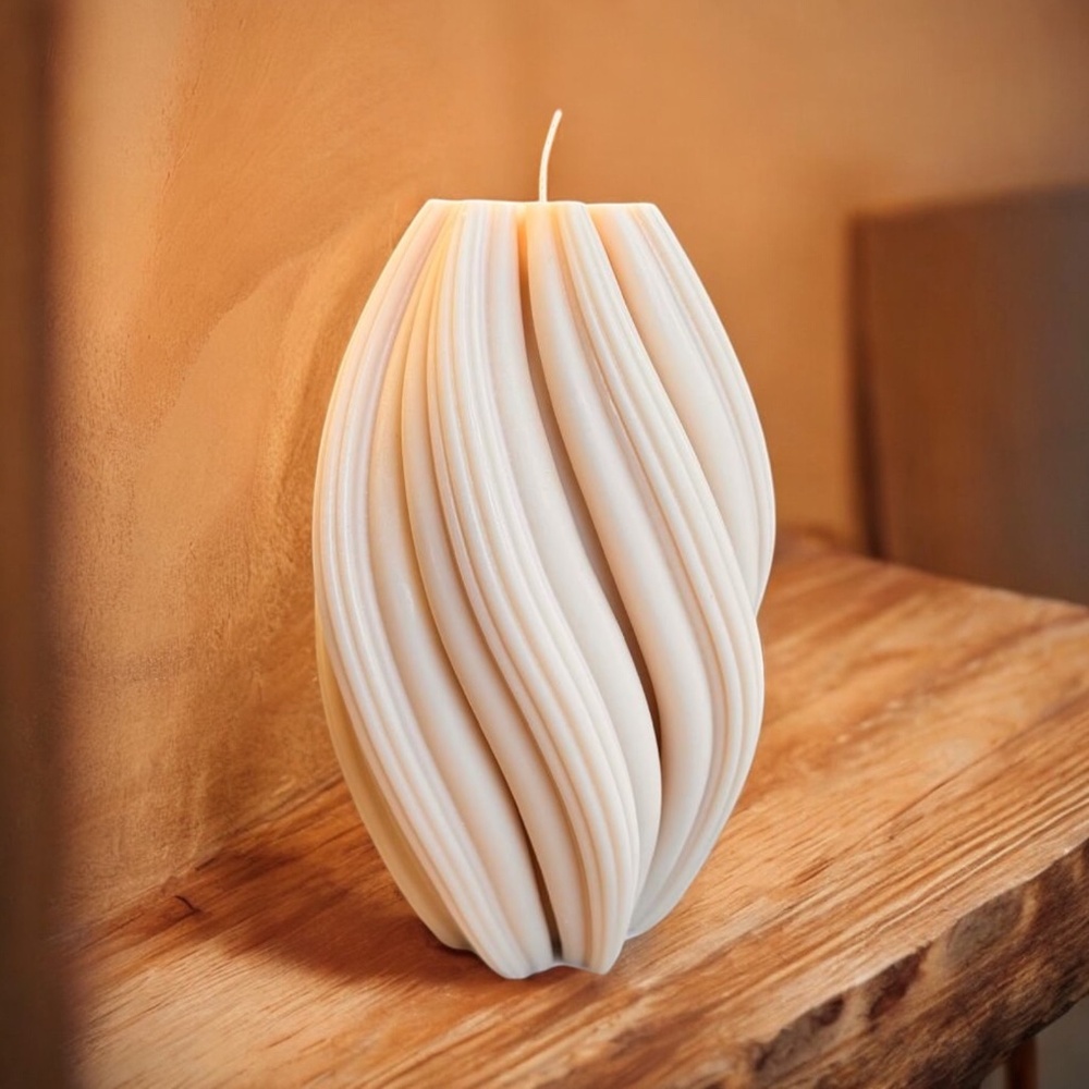 Scented Soy wax Swirl Large Elegant aesthetic Candle - Picture 5 of 6